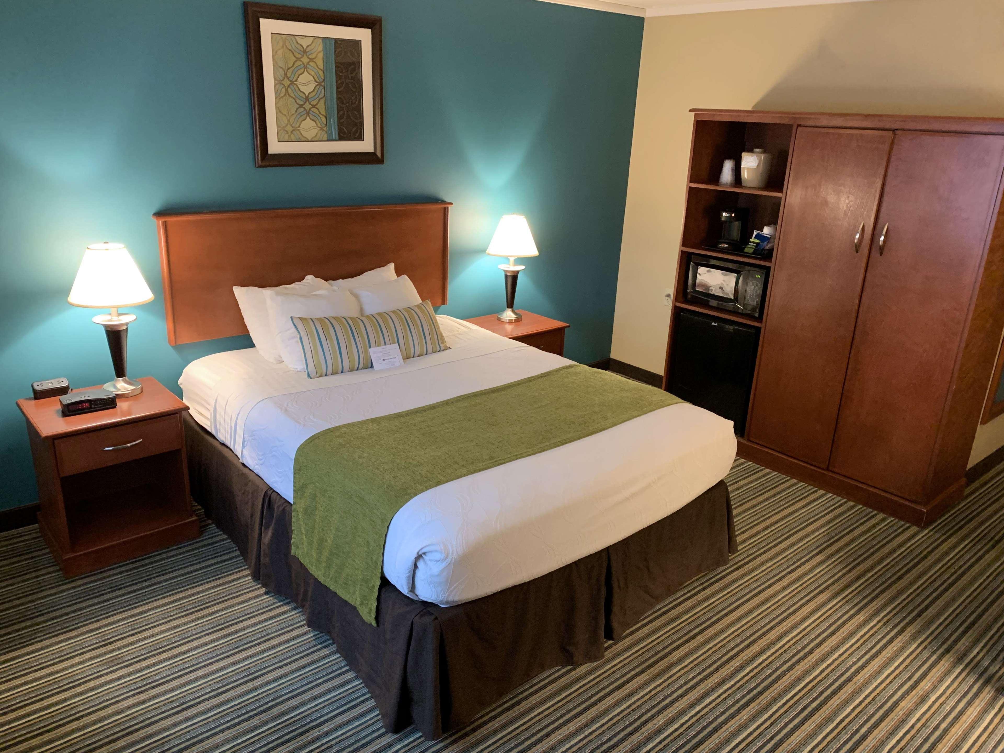 Best Western Plus Траверс-Сити Экстерьер фото